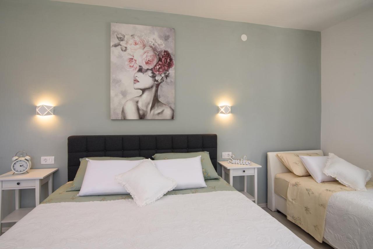 Luxury Apartment Hajdi Трогір Екстер'єр фото